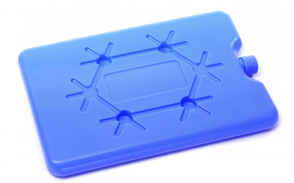 Ice packs can help keep sausage cool during storage and prevent it from being spoiled.