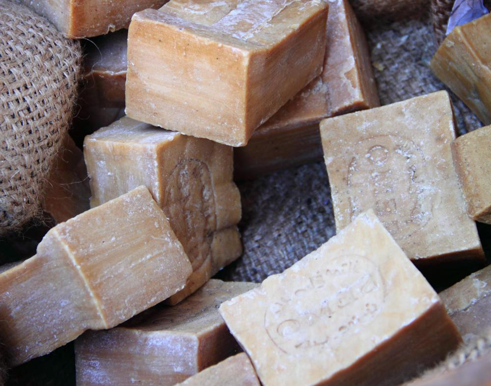 Soapmakers like to work with fractionated coconut oil.