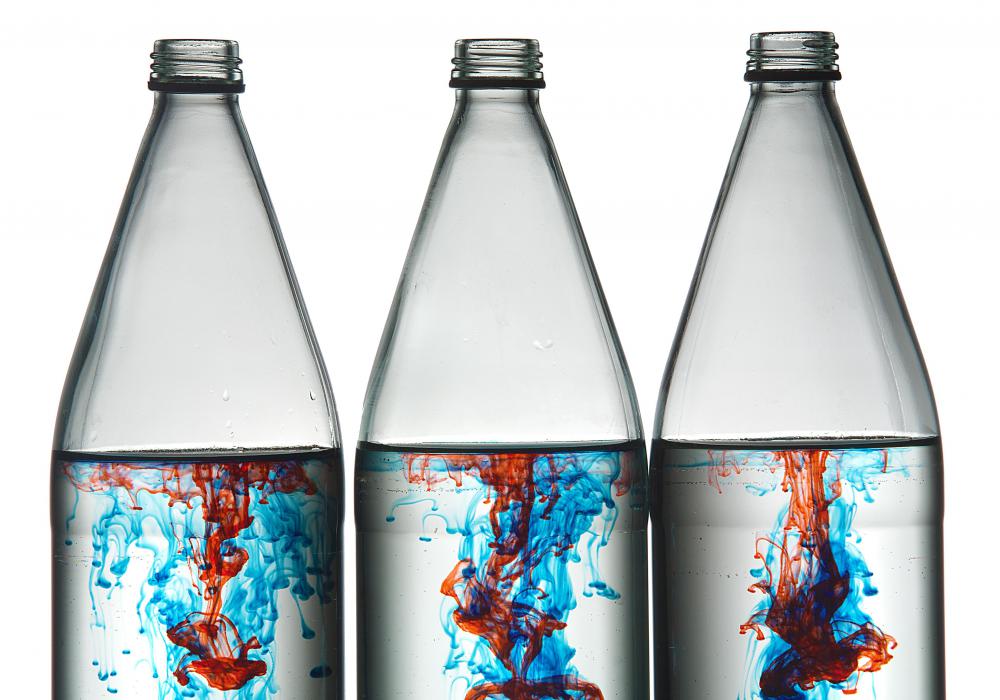 Food dyes can be either natural or chemical.