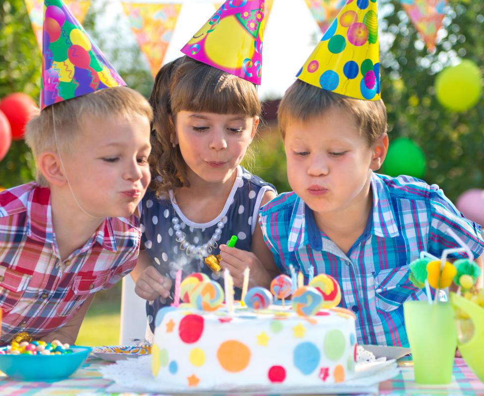 Particularly at birthday parties, children often like cake that is heavily frosted and decorated.