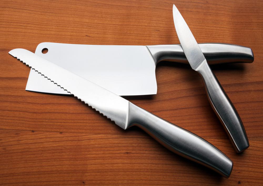 Knives and other cutlery are important pieces of cookware.