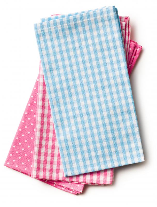 Linen dish towels or tea towels can be used to dry clean dishes.