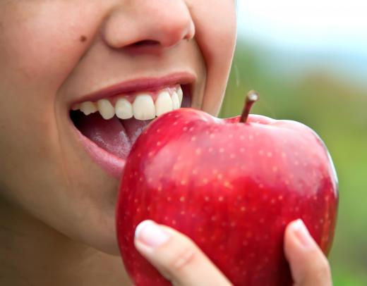 Some people argue that fresh fruit has better health benefits than processed fruit.