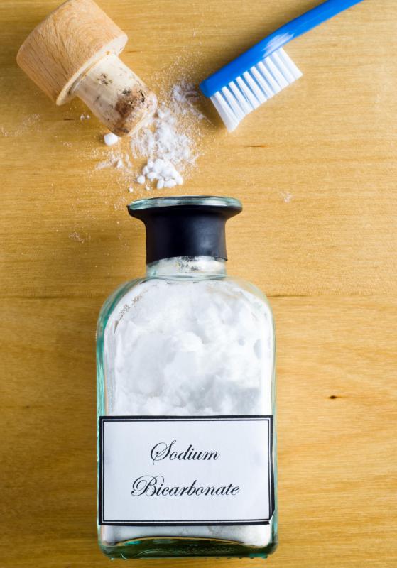 Baking soda can be used as an alternative to toothpaste.