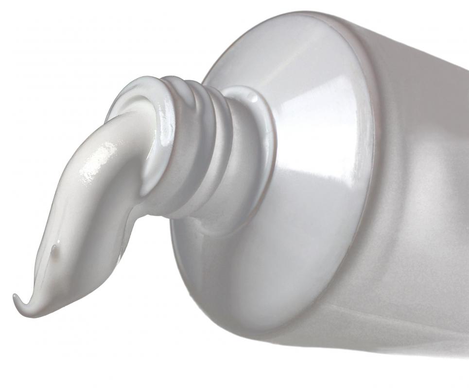 Toothpaste containing isomalt.