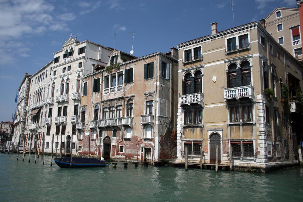 Bellini is believed to have originated in Venice, Italy.