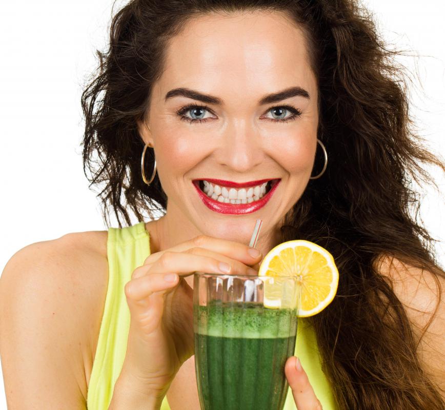 A healthy green breakfast smoothie may feature wheat bran in addition to kale and other nutritious green vegetables.