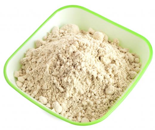 The ideal chestnut flour is slightly yellow and clumpy in texture.