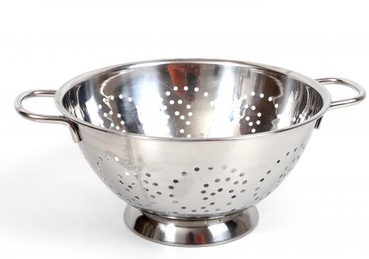 The most common use of a cold water bath involves pouring cold water over a pasta or vegetables draining in a colander.