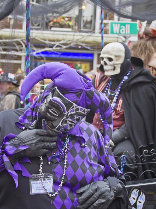 During Mardi Gras celebrations in Mobile, Alabama, it is not unusual for parade participants to throw Moon Pies to the crowds along the streets.