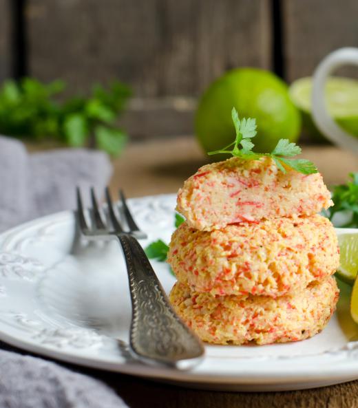 Prepared scallops can be served along with crab cakes.