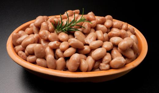 A plate of cooked pinto beans.