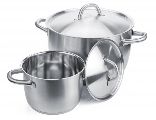 Stainless steel cookware is resistant to rust.